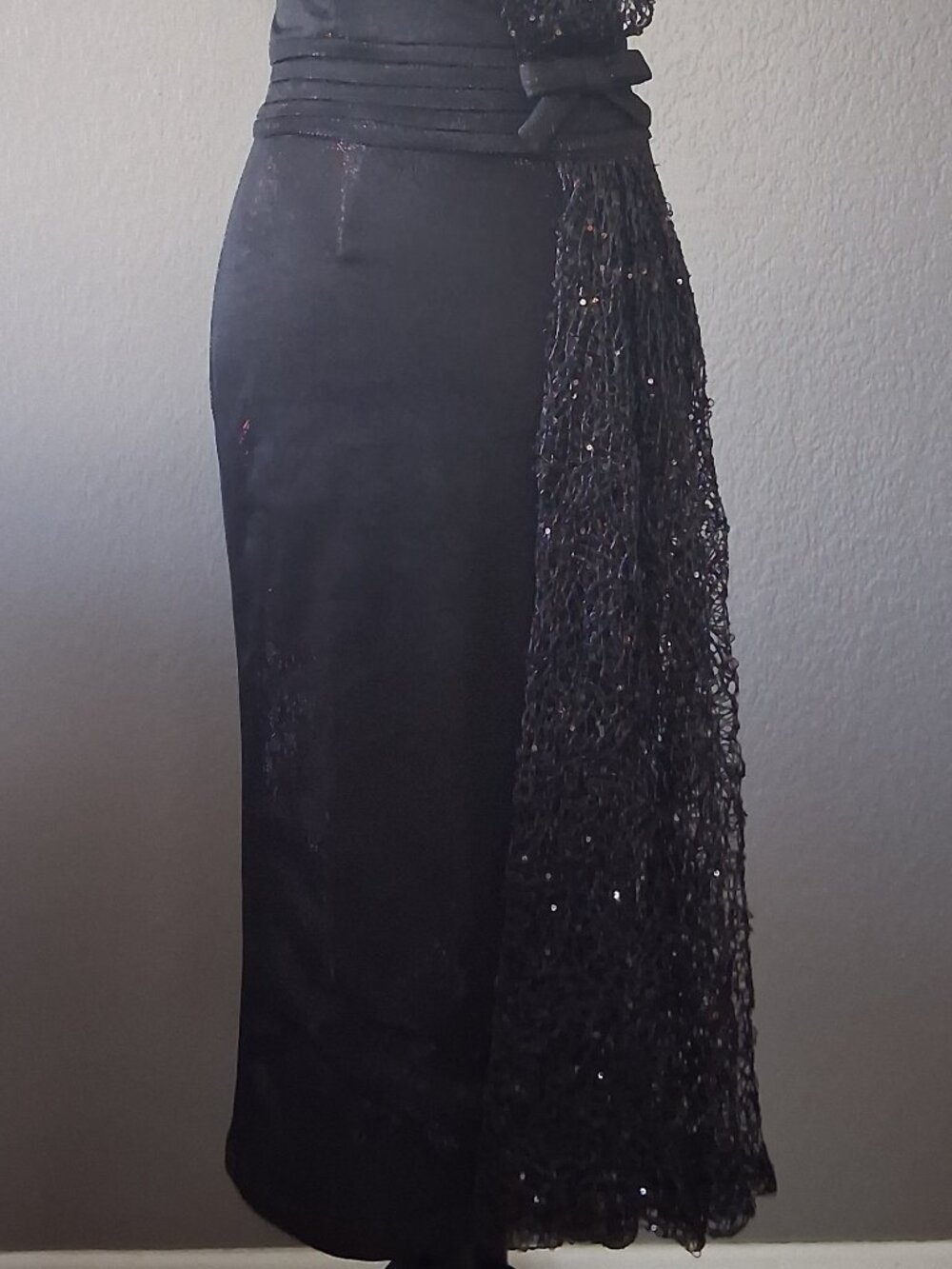 Black Widow Dress - Picture 6 of 10